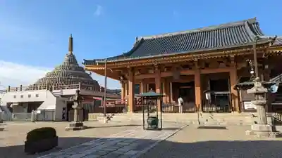 壬生寺の本殿・本堂