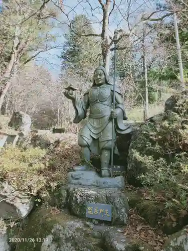 榛名神社の像