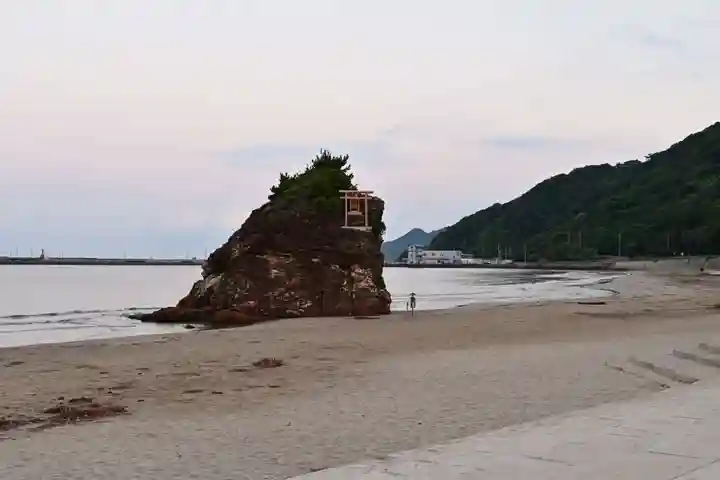 稲佐の浜 弁天島(島根県)