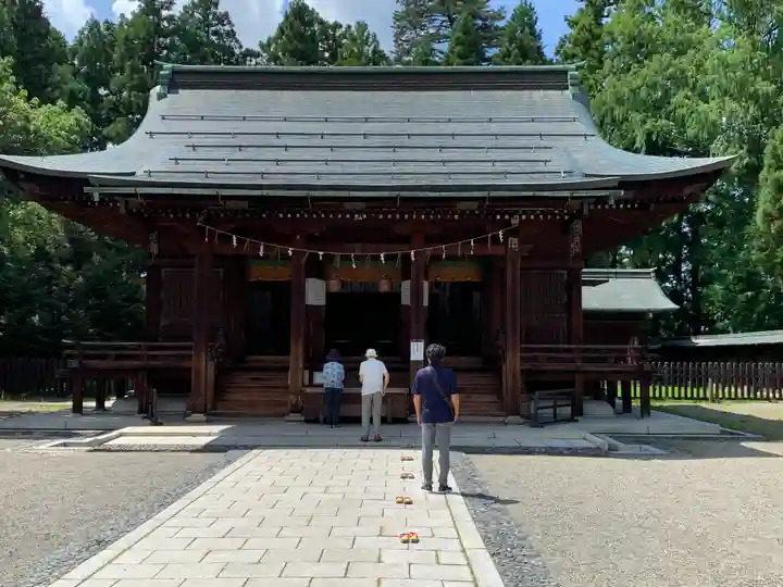 上杉神社の本殿・本堂