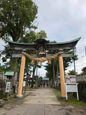 放生津八幡宮の{uncategorized: "未分類", other: "その他", undefined: "問題あり", building: "その他建物", grave: "お墓", sacred_gate: "鳥居", guardian: "狛犬", statue: "像", buddha: "仏像", history: "歴史", nature: "自然", garden: "庭園", animal: "動物", pagoda: "塔", temizu: "手水舎", mountain_gate: "山門・神門", sanctuary: "本殿・本堂", subordinate: "末社・摂社", art: "芸術", scenery: "景色", jizo: "地蔵", ema: "絵馬", goshuin: "御朱印", omikuji: "おみくじ", items: "授与品その他", amulet: "お守り", goshuincho: "御朱印帳", eats: "食事", festival: "お祭り", votive_dance: "神楽", shichigosan: "七五三参", wedding: "結婚式", experience: "体験その他", initially: "初詣", around: "周辺", anti_infection: "感染症対策"}