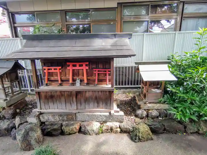天王坊稲荷神社の末社・摂社