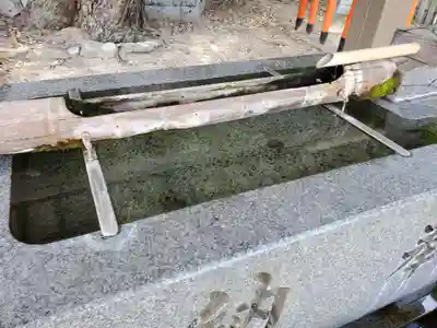 神本神社の手水舎