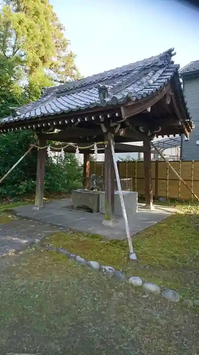 伊冨利部神社の手水舎