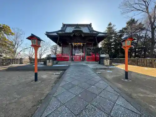 諏訪神社の{uncategorized: "未分類", other: "その他", undefined: "問題あり", building: "その他建物", grave: "お墓", sacred_gate: "鳥居", guardian: "狛犬", statue: "像", buddha: "仏像", history: "歴史", nature: "自然", garden: "庭園", animal: "動物", pagoda: "塔", temizu: "手水舎", mountain_gate: "山門・神門", sanctuary: "本殿・本堂", subordinate: "末社・摂社", art: "芸術", scenery: "景色", jizo: "地蔵", ema: "絵馬", goshuin: "御朱印", omikuji: "おみくじ", items: "授与品その他", amulet: "お守り", goshuincho: "御朱印帳", eats: "食事", festival: "お祭り", votive_dance: "神楽", shichigosan: "七五三参", wedding: "結婚式", experience: "体験その他", initially: "初詣", around: "周辺", anti_infection: "感染症対策"}