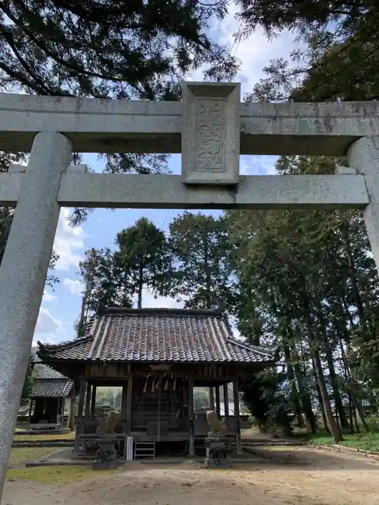 加都良神社の鳥居