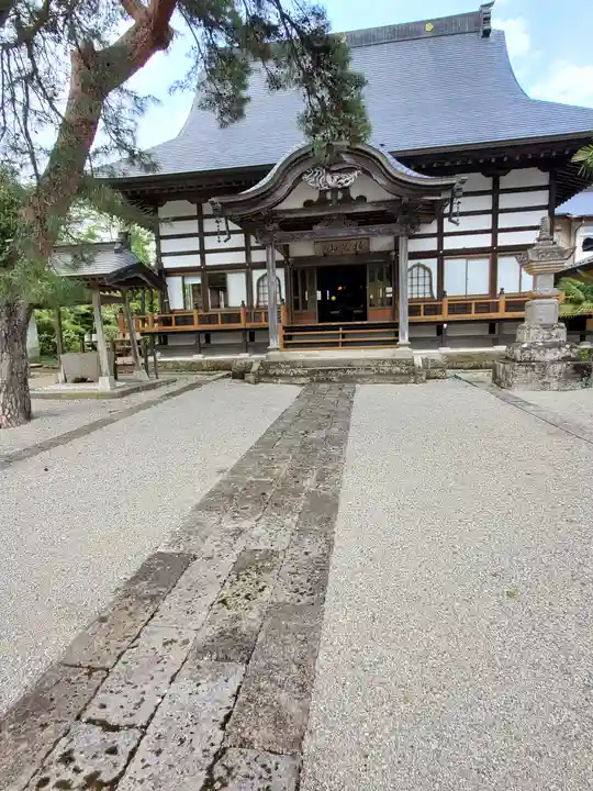 與楽寺の本殿・本堂