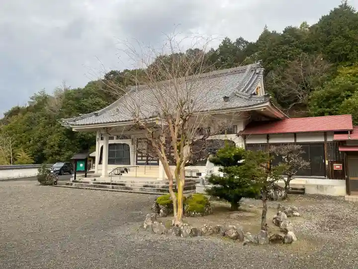 万重寺の{uncategorized: "未分類", other: "その他", undefined: "問題あり", building: "その他建物", grave: "お墓", sacred_gate: "鳥居", guardian: "狛犬", statue: "像", buddha: "仏像", history: "歴史", nature: "自然", garden: "庭園", animal: "動物", pagoda: "塔", temizu: "手水舎", mountain_gate: "山門・神門", sanctuary: "本殿・本堂", subordinate: "末社・摂社", art: "芸術", scenery: "景色", jizo: "地蔵", ema: "絵馬", goshuin: "御朱印", omikuji: "おみくじ", items: "授与品その他", amulet: "お守り", goshuincho: "御朱印帳", eats: "食事", festival: "お祭り", votive_dance: "神楽", shichigosan: "七五三参", wedding: "結婚式", experience: "体験その他", initially: "初詣", around: "周辺", anti_infection: "感染症対策"}
