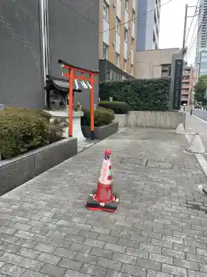 稲荷神社の{uncategorized: "未分類", other: "その他", undefined: "問題あり", building: "その他建物", grave: "お墓", sacred_gate: "鳥居", guardian: "狛犬", statue: "像", buddha: "仏像", history: "歴史", nature: "自然", garden: "庭園", animal: "動物", pagoda: "塔", temizu: "手水舎", mountain_gate: "山門・神門", sanctuary: "本殿・本堂", subordinate: "末社・摂社", art: "芸術", scenery: "景色", jizo: "地蔵", ema: "絵馬", goshuin: "御朱印", omikuji: "おみくじ", items: "授与品その他", amulet: "お守り", goshuincho: "御朱印帳", eats: "食事", festival: "お祭り", votive_dance: "神楽", shichigosan: "七五三参", wedding: "結婚式", experience: "体験その他", initially: "初詣", around: "周辺", anti_infection: "感染症対策"}