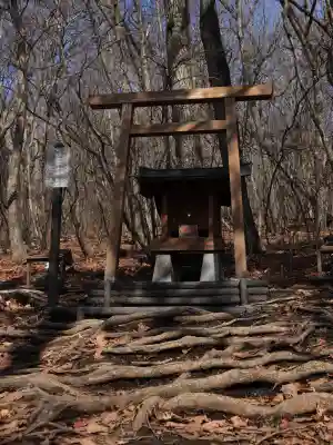 熊野皇大神社の{uncategorized: "未分類", other: "その他", undefined: "問題あり", building: "その他建物", grave: "お墓", sacred_gate: "鳥居", guardian: "狛犬", statue: "像", buddha: "仏像", history: "歴史", nature: "自然", garden: "庭園", animal: "動物", pagoda: "塔", temizu: "手水舎", mountain_gate: "山門・神門", sanctuary: "本殿・本堂", subordinate: "末社・摂社", art: "芸術", scenery: "景色", jizo: "地蔵", ema: "絵馬", goshuin: "御朱印", omikuji: "おみくじ", items: "授与品その他", amulet: "お守り", goshuincho: "御朱印帳", eats: "食事", festival: "お祭り", votive_dance: "神楽", shichigosan: "七五三参", wedding: "結婚式", experience: "体験その他", initially: "初詣", around: "周辺", anti_infection: "感染症対策"}