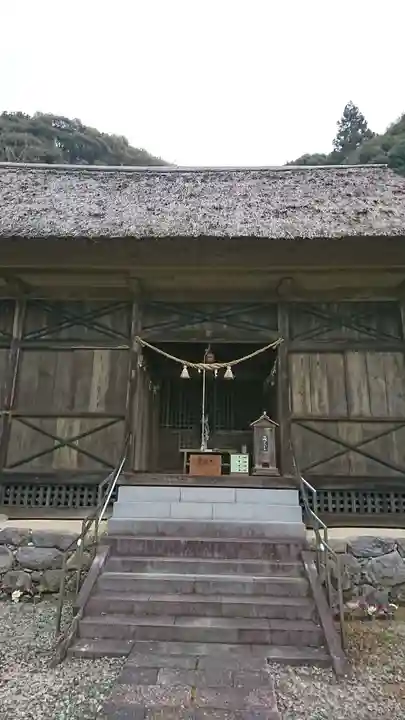 岩屋熊野座神社の本殿・本堂