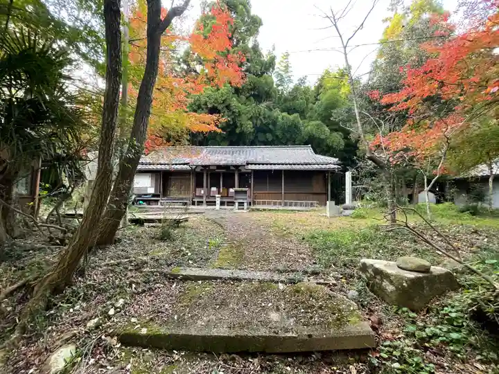 那須与市堂(法楽寺跡)の本殿・本堂