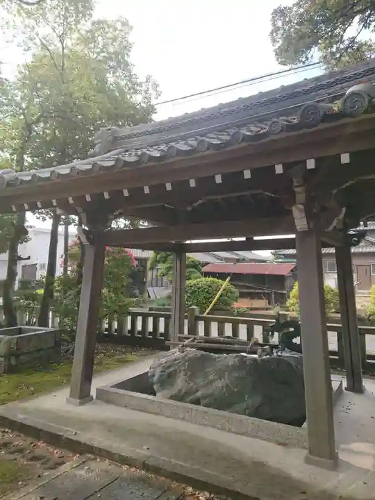 神明社(下津本郷)の手水舎