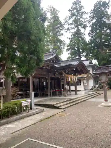 白山比咩神社の本殿