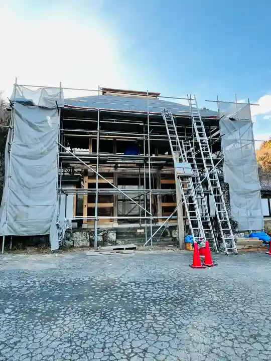 秩父札所三十二番 法性寺の{uncategorized: "未分類", other: "その他", undefined: "問題あり", building: "その他建物", grave: "お墓", sacred_gate: "鳥居", guardian: "狛犬", statue: "像", buddha: "仏像", history: "歴史", nature: "自然", garden: "庭園", animal: "動物", pagoda: "塔", temizu: "手水舎", mountain_gate: "山門・神門", sanctuary: "本殿・本堂", subordinate: "末社・摂社", art: "芸術", scenery: "景色", jizo: "地蔵", ema: "絵馬", goshuin: "御朱印", omikuji: "おみくじ", items: "授与品その他", amulet: "お守り", goshuincho: "御朱印帳", eats: "食事", festival: "お祭り", votive_dance: "神楽", shichigosan: "七五三参", wedding: "結婚式", experience: "体験その他", initially: "初詣", around: "周辺", anti_infection: "感染症対策"}