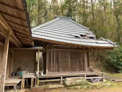 沢又薬師堂の本殿・本堂