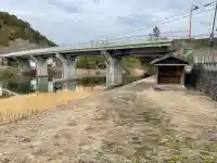 地蔵堂(水口町嶬峨)の{uncategorized: "未分類", other: "その他", undefined: "問題あり", building: "その他建物", grave: "お墓", sacred_gate: "鳥居", guardian: "狛犬", statue: "像", buddha: "仏像", history: "歴史", nature: "自然", garden: "庭園", animal: "動物", pagoda: "塔", temizu: "手水舎", mountain_gate: "山門・神門", sanctuary: "本殿・本堂", subordinate: "末社・摂社", art: "芸術", scenery: "景色", jizo: "地蔵", ema: "絵馬", goshuin: "御朱印", omikuji: "おみくじ", items: "授与品その他", amulet: "お守り", goshuincho: "御朱印帳", eats: "食事", festival: "お祭り", votive_dance: "神楽", shichigosan: "七五三参", wedding: "結婚式", experience: "体験その他", initially: "初詣", around: "周辺", anti_infection: "感染症対策"}