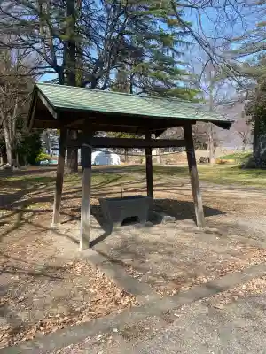 上田招魂社の{uncategorized: "未分類", other: "その他", undefined: "問題あり", building: "その他建物", grave: "お墓", sacred_gate: "鳥居", guardian: "狛犬", statue: "像", buddha: "仏像", history: "歴史", nature: "自然", garden: "庭園", animal: "動物", pagoda: "塔", temizu: "手水舎", mountain_gate: "山門・神門", sanctuary: "本殿・本堂", subordinate: "末社・摂社", art: "芸術", scenery: "景色", jizo: "地蔵", ema: "絵馬", goshuin: "御朱印", omikuji: "おみくじ", items: "授与品その他", amulet: "お守り", goshuincho: "御朱印帳", eats: "食事", festival: "お祭り", votive_dance: "神楽", shichigosan: "七五三参", wedding: "結婚式", experience: "体験その他", initially: "初詣", around: "周辺", anti_infection: "感染症対策"}