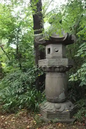 頼政神社の塔