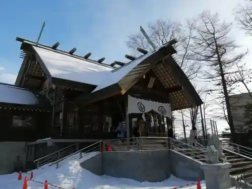 信濃神社の本殿