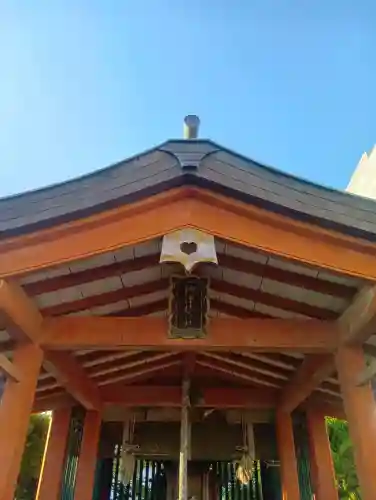 柳津稲荷社の{uncategorized: "未分類", other: "その他", undefined: "問題あり", building: "その他建物", grave: "お墓", sacred_gate: "鳥居", guardian: "狛犬", statue: "像", buddha: "仏像", history: "歴史", nature: "自然", garden: "庭園", animal: "動物", pagoda: "塔", temizu: "手水舎", mountain_gate: "山門・神門", sanctuary: "本殿・本堂", subordinate: "末社・摂社", art: "芸術", scenery: "景色", jizo: "地蔵", ema: "絵馬", goshuin: "御朱印", omikuji: "おみくじ", items: "授与品その他", amulet: "お守り", goshuincho: "御朱印帳", eats: "食事", festival: "お祭り", votive_dance: "神楽", shichigosan: "七五三参", wedding: "結婚式", experience: "体験その他", initially: "初詣", around: "周辺", anti_infection: "感染症対策"}