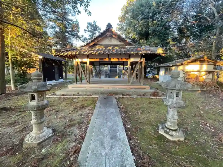 高徳神社の{uncategorized: "未分類", other: "その他", undefined: "問題あり", building: "その他建物", grave: "お墓", sacred_gate: "鳥居", guardian: "狛犬", statue: "像", buddha: "仏像", history: "歴史", nature: "自然", garden: "庭園", animal: "動物", pagoda: "塔", temizu: "手水舎", mountain_gate: "山門・神門", sanctuary: "本殿・本堂", subordinate: "末社・摂社", art: "芸術", scenery: "景色", jizo: "地蔵", ema: "絵馬", goshuin: "御朱印", omikuji: "おみくじ", items: "授与品その他", amulet: "お守り", goshuincho: "御朱印帳", eats: "食事", festival: "お祭り", votive_dance: "神楽", shichigosan: "七五三参", wedding: "結婚式", experience: "体験その他", initially: "初詣", around: "周辺", anti_infection: "感染症対策"}