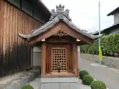 祠の建物その他