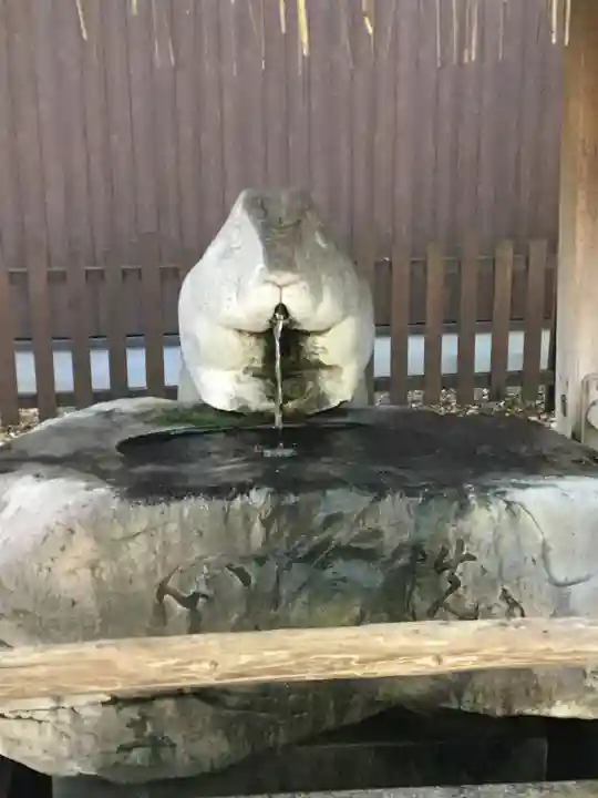調神社の手水舎
