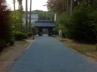 安仁神社の山門・神門