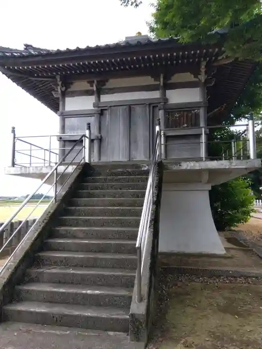 神明神社の{uncategorized: "未分類", other: "その他", undefined: "問題あり", building: "その他建物", grave: "お墓", sacred_gate: "鳥居", guardian: "狛犬", statue: "像", buddha: "仏像", history: "歴史", nature: "自然", garden: "庭園", animal: "動物", pagoda: "塔", temizu: "手水舎", mountain_gate: "山門・神門", sanctuary: "本殿・本堂", subordinate: "末社・摂社", art: "芸術", scenery: "景色", jizo: "地蔵", ema: "絵馬", goshuin: "御朱印", omikuji: "おみくじ", items: "授与品その他", amulet: "お守り", goshuincho: "御朱印帳", eats: "食事", festival: "お祭り", votive_dance: "神楽", shichigosan: "七五三参", wedding: "結婚式", experience: "体験その他", initially: "初詣", around: "周辺", anti_infection: "感染症対策"}