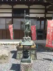 長善寺の像