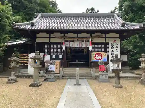 春日神社（茄子作）の本殿