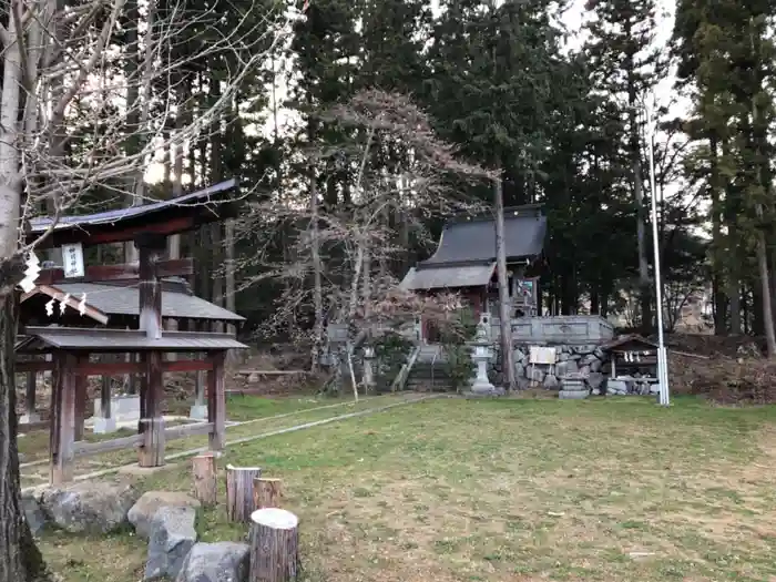 神明神社の建物その他