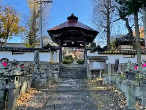 良泉寺の山門