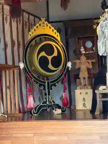 鬼鎮神社の{uncategorized: "未分類", other: "その他", undefined: "問題あり", building: "その他建物", grave: "お墓", sacred_gate: "鳥居", guardian: "狛犬", statue: "像", buddha: "仏像", history: "歴史", nature: "自然", garden: "庭園", animal: "動物", pagoda: "塔", temizu: "手水舎", mountain_gate: "山門・神門", sanctuary: "本殿・本堂", subordinate: "末社・摂社", art: "芸術", scenery: "景色", jizo: "地蔵", ema: "絵馬", goshuin: "御朱印", omikuji: "おみくじ", items: "授与品その他", amulet: "お守り", goshuincho: "御朱印帳", eats: "食事", festival: "お祭り", votive_dance: "神楽", shichigosan: "七五三参", wedding: "結婚式", experience: "体験その他", initially: "初詣", around: "周辺", anti_infection: "感染症対策"}