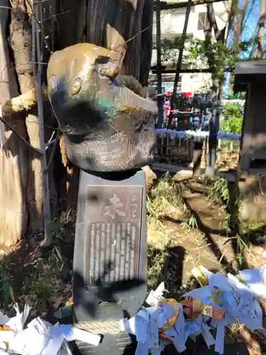 稲毛神社の像