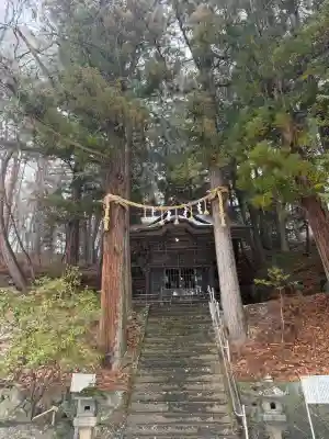 足長神社の{uncategorized: "未分類", other: "その他", undefined: "問題あり", building: "その他建物", grave: "お墓", sacred_gate: "鳥居", guardian: "狛犬", statue: "像", buddha: "仏像", history: "歴史", nature: "自然", garden: "庭園", animal: "動物", pagoda: "塔", temizu: "手水舎", mountain_gate: "山門・神門", sanctuary: "本殿・本堂", subordinate: "末社・摂社", art: "芸術", scenery: "景色", jizo: "地蔵", ema: "絵馬", goshuin: "御朱印", omikuji: "おみくじ", items: "授与品その他", amulet: "お守り", goshuincho: "御朱印帳", eats: "食事", festival: "お祭り", votive_dance: "神楽", shichigosan: "七五三参", wedding: "結婚式", experience: "体験その他", initially: "初詣", around: "周辺", anti_infection: "感染症対策"}