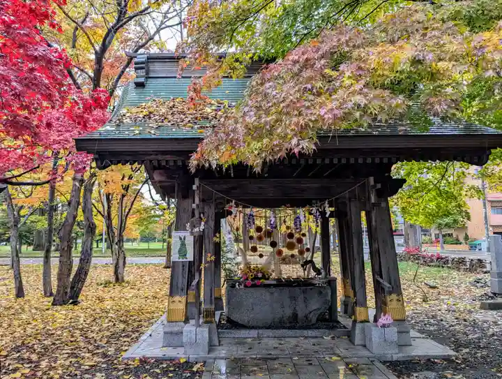 彌彦神社 (伊夜日子神社)の手水舎
