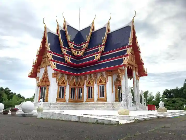 ワットパクナム日本別院の本殿・本堂