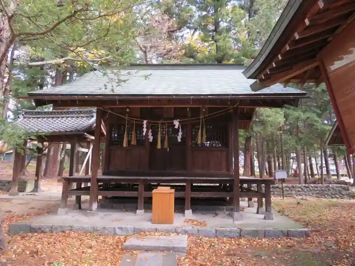 筑摩神社の末社・摂社