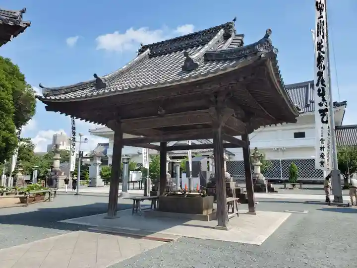 豊川閣 妙厳寺の手水舎