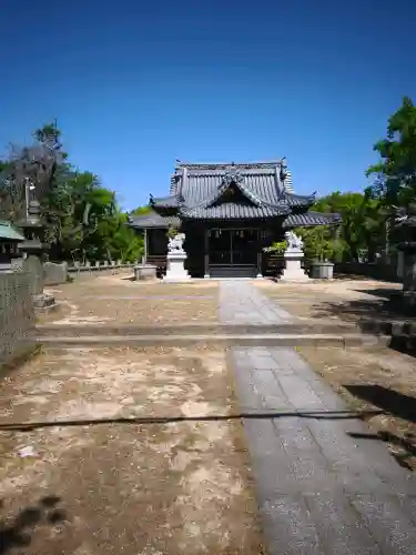 龍神社の{uncategorized: "未分類", other: "その他", undefined: "問題あり", building: "その他建物", grave: "お墓", sacred_gate: "鳥居", guardian: "狛犬", statue: "像", buddha: "仏像", history: "歴史", nature: "自然", garden: "庭園", animal: "動物", pagoda: "塔", temizu: "手水舎", mountain_gate: "山門・神門", sanctuary: "本殿・本堂", subordinate: "末社・摂社", art: "芸術", scenery: "景色", jizo: "地蔵", ema: "絵馬", goshuin: "御朱印", omikuji: "おみくじ", items: "授与品その他", amulet: "お守り", goshuincho: "御朱印帳", eats: "食事", festival: "お祭り", votive_dance: "神楽", shichigosan: "七五三参", wedding: "結婚式", experience: "体験その他", initially: "初詣", around: "周辺", anti_infection: "感染症対策"}