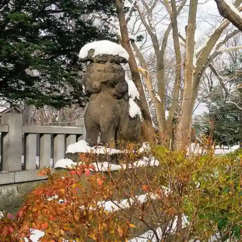 彌彦神社　(伊夜日子神社)の狛犬
