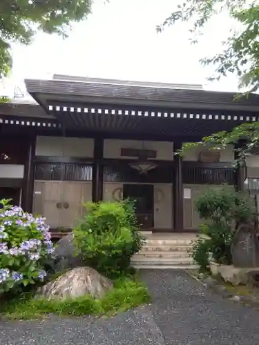 弥勒寺の本殿・本堂