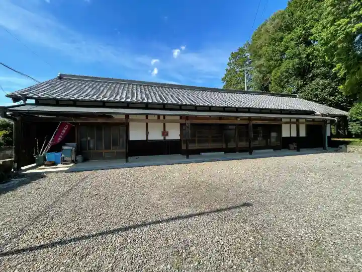 春日神社の{uncategorized: "未分類", other: "その他", undefined: "問題あり", building: "その他建物", grave: "お墓", sacred_gate: "鳥居", guardian: "狛犬", statue: "像", buddha: "仏像", history: "歴史", nature: "自然", garden: "庭園", animal: "動物", pagoda: "塔", temizu: "手水舎", mountain_gate: "山門・神門", sanctuary: "本殿・本堂", subordinate: "末社・摂社", art: "芸術", scenery: "景色", jizo: "地蔵", ema: "絵馬", goshuin: "御朱印", omikuji: "おみくじ", items: "授与品その他", amulet: "お守り", goshuincho: "御朱印帳", eats: "食事", festival: "お祭り", votive_dance: "神楽", shichigosan: "七五三参", wedding: "結婚式", experience: "体験その他", initially: "初詣", around: "周辺", anti_infection: "感染症対策"}