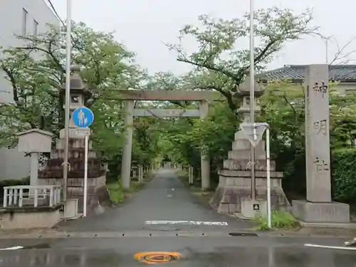 神明社の鳥居