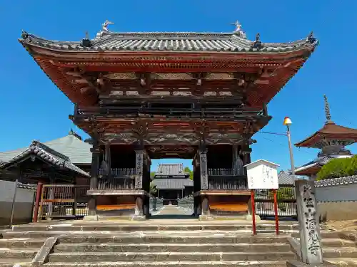 酒見寺の山門