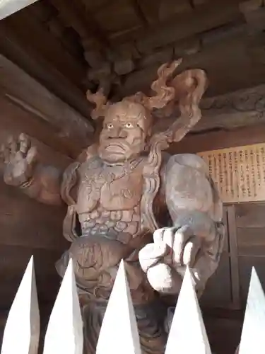 法雲寺の像