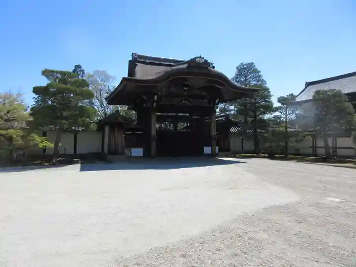 仁和寺の山門・神門