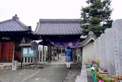 正法寺の山門・神門